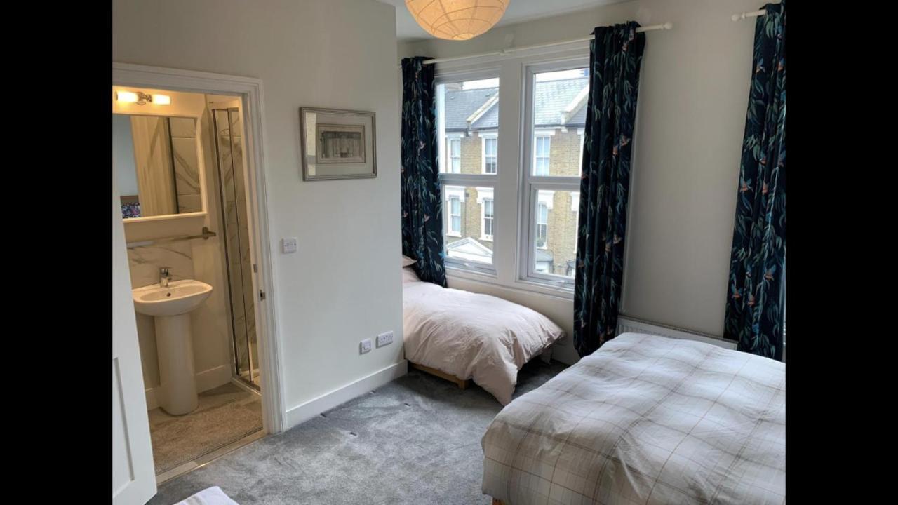 The Dimmer 2 Bedroom Apartment 런던 외부 사진